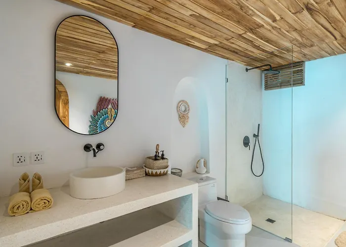 Dharma Bingin - Stunning 3br With Rooftop & Sauna In Bingin!
